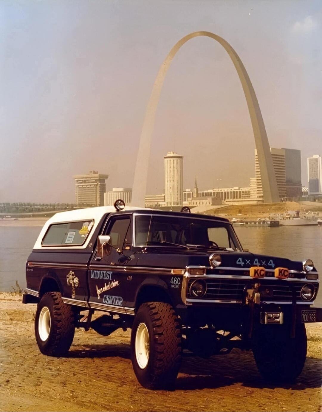 MIDWEST four wheel drive CENTER 460 4x4x4 KC 7CO 768