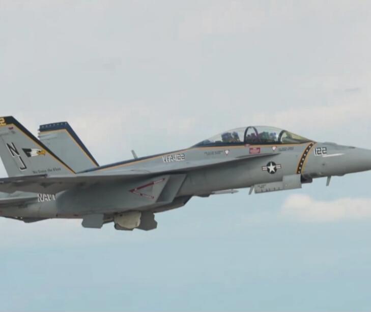 VFA-122 122 NJ NAVY We Train the Fleet