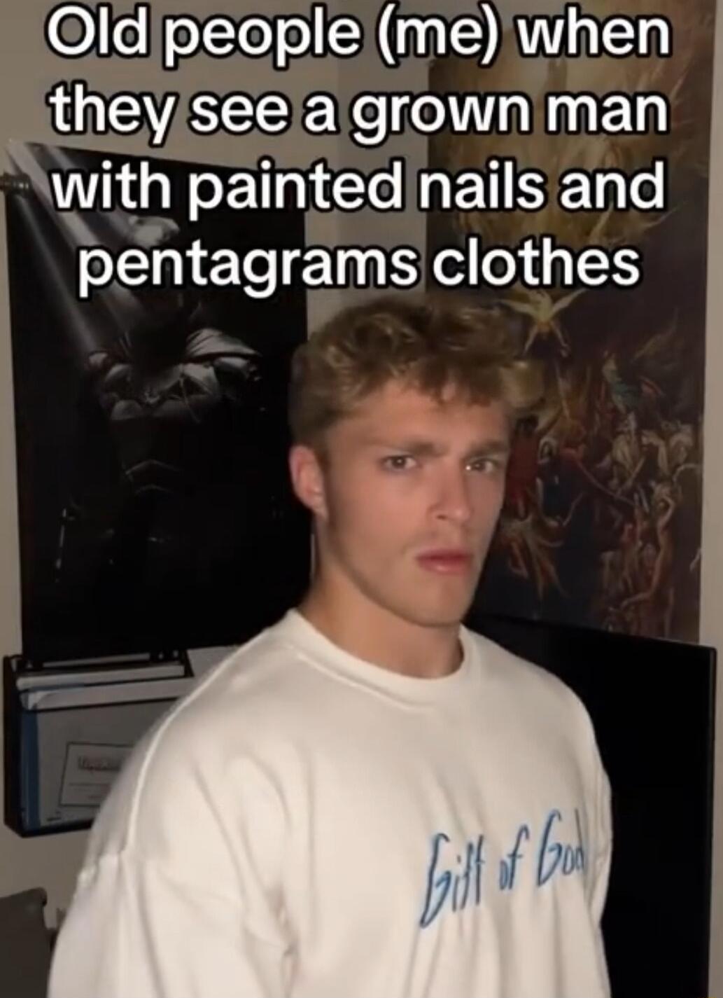 fefeXXel o N D M1l theyseelagrown man Wth oE110 L g ETIESE Tq o pentagrams clothes