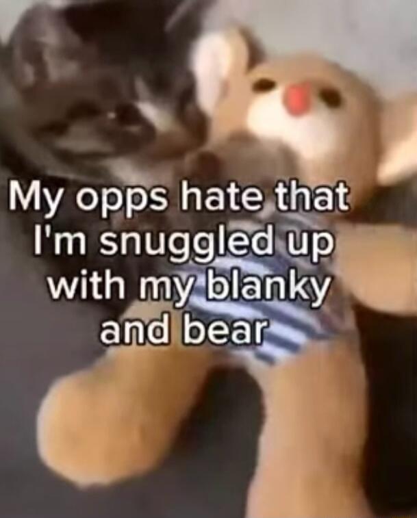 My opps hatethat Im snuggledgp wnth_m_y blanky