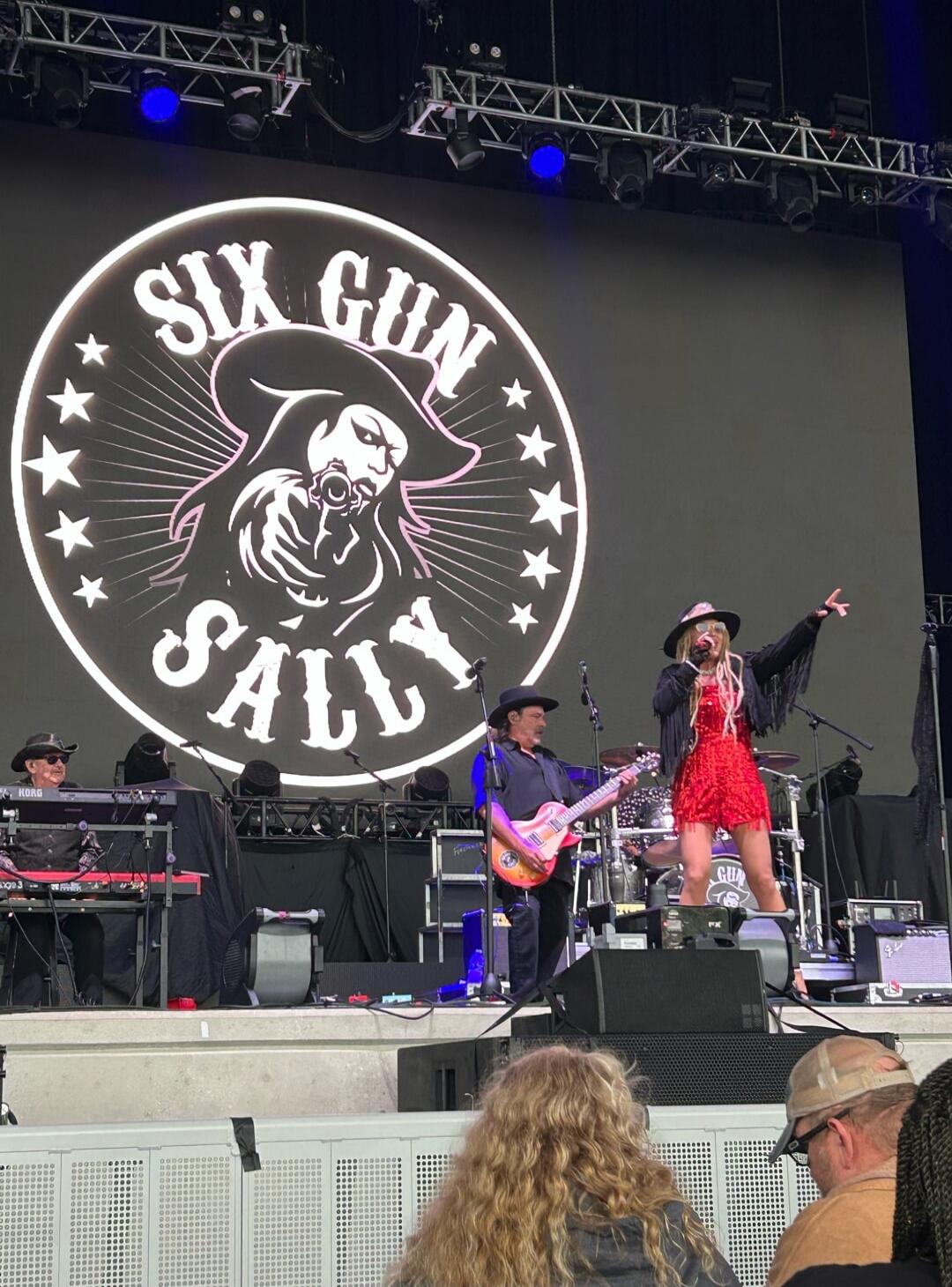SIX GUN SALLY