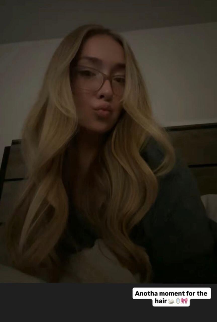 Another moment for the hair