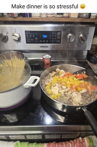 Make dinner is so stressful 😩