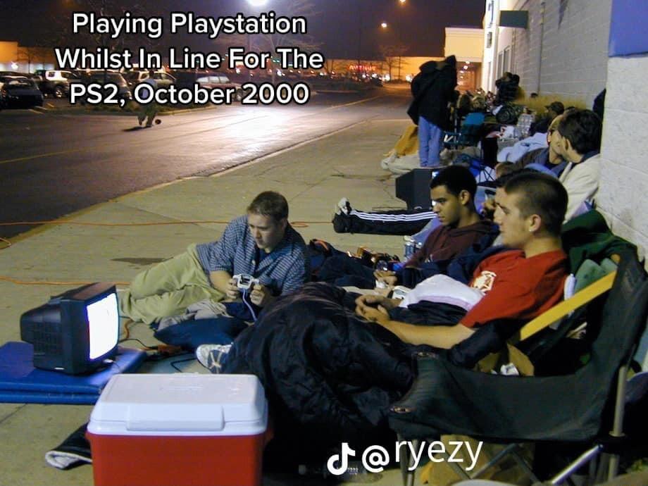 Playing Playsgafpn Li 4 deEy