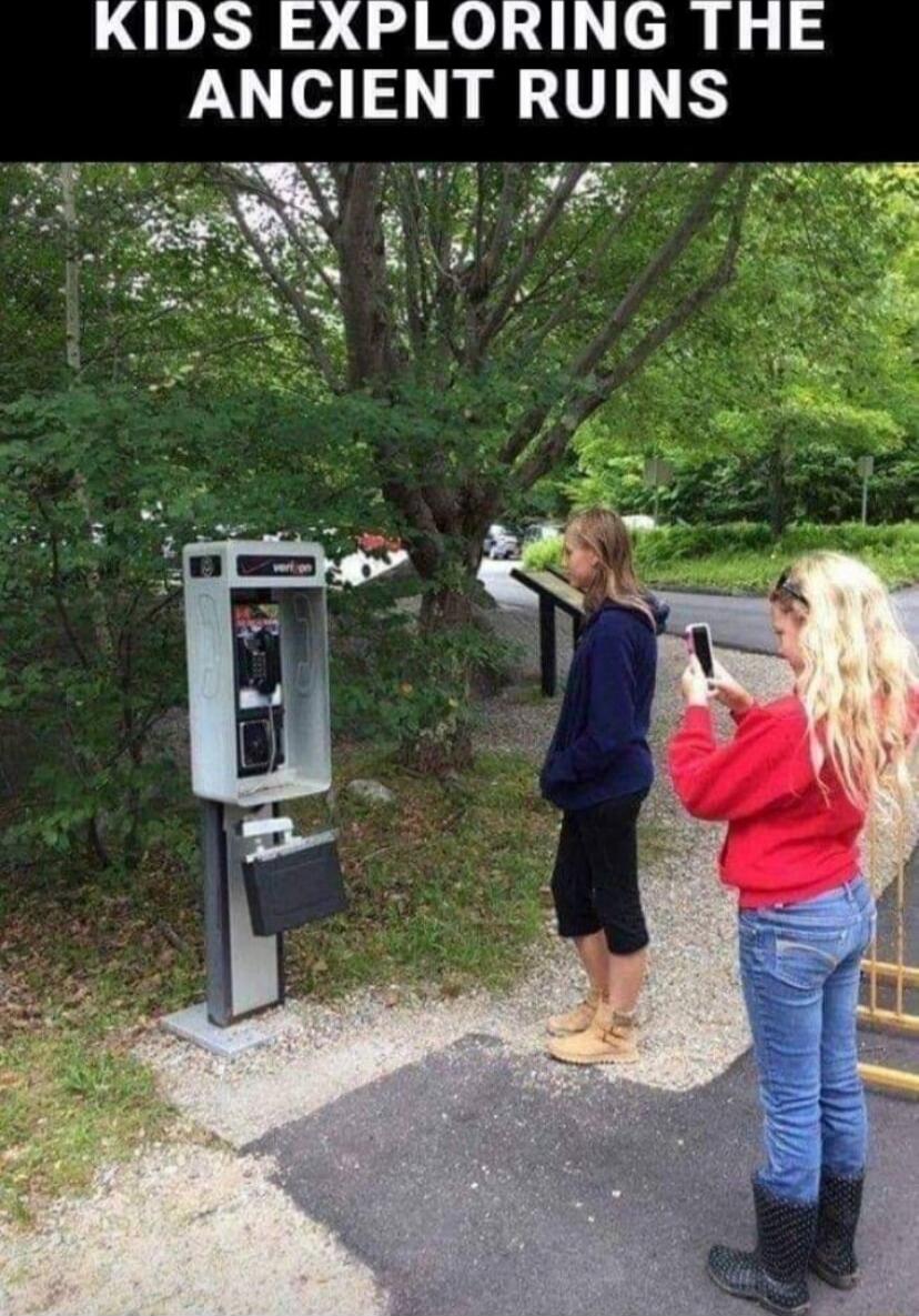 KIDS EXPLORING THE ANCIENT RUINS