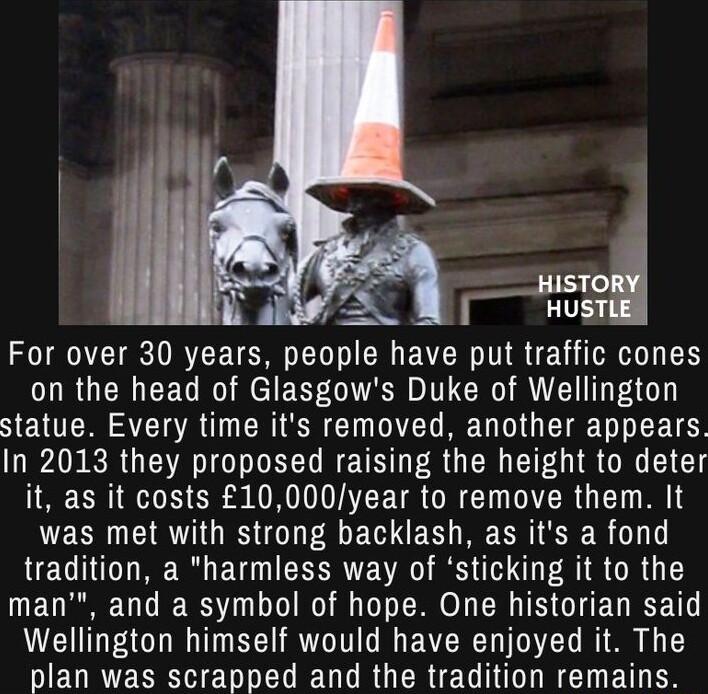 TOI HUS IR TIRTETER L G EVE RN RTET O N RGER CEG R R E L R IR RUE TP G statue Every time its removed another appears In 2013 they proposed raising the height to deter it as it costs 10000year to remove them It was met with strong backlash as its a fond tradition a harmless way of sticking it to the man and a symbol of hope One historian said Wellington himself would have enjoyed it The EUR R T LU 