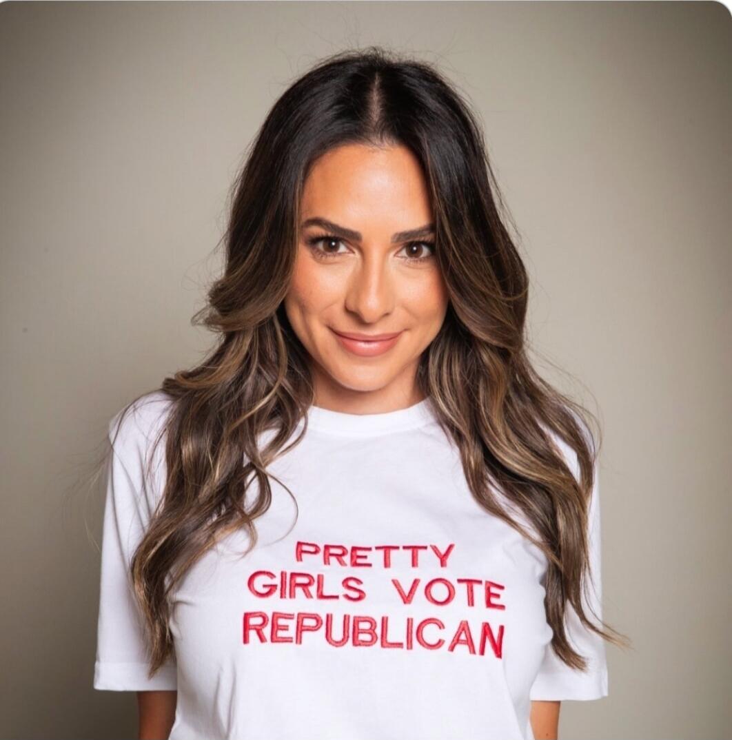PRETTY GIRLS VOTE REPUBLICAN