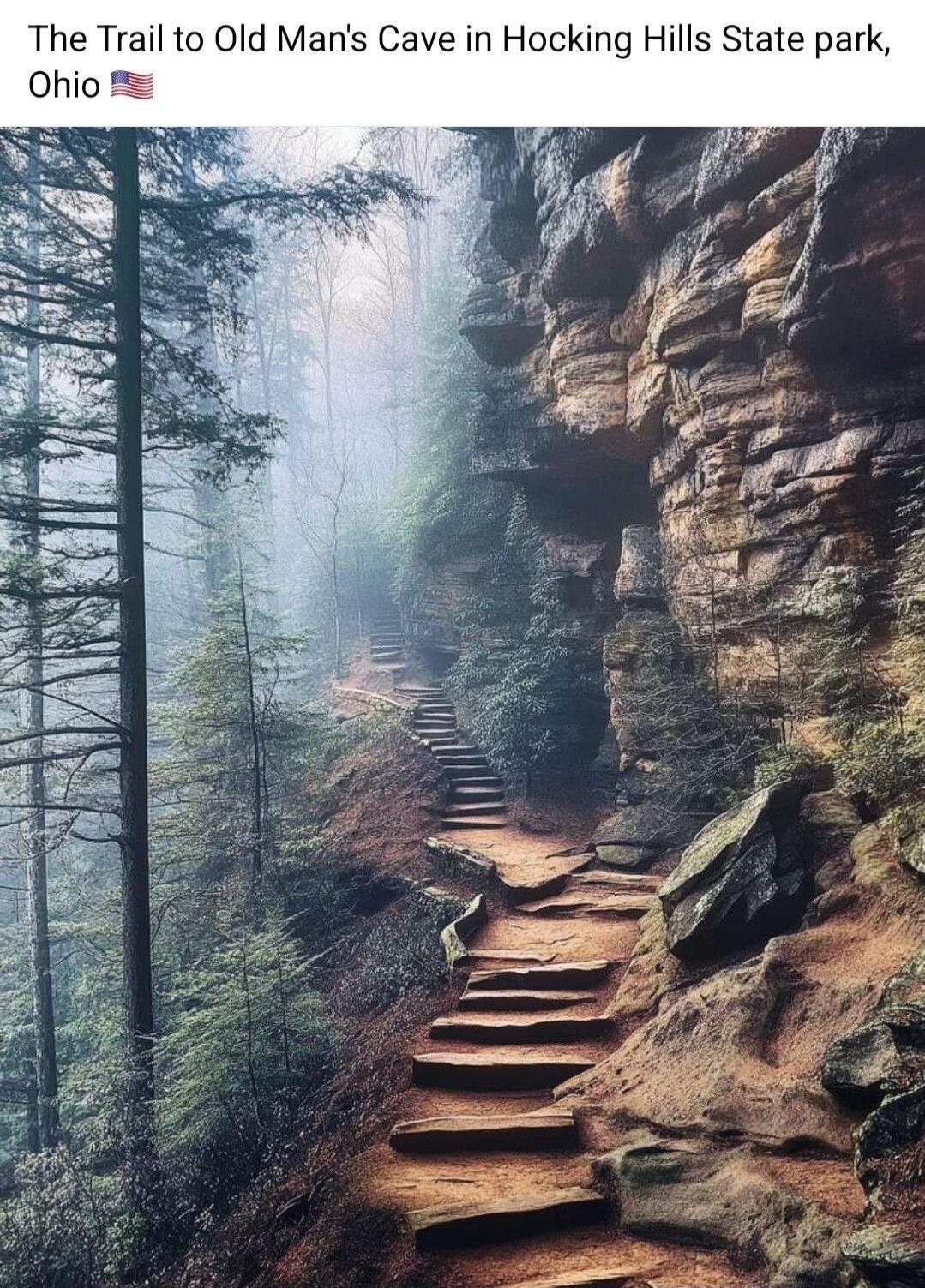 The Trail to Old Man's Cave in Hocking Hills State park, Ohio 🇺🇸