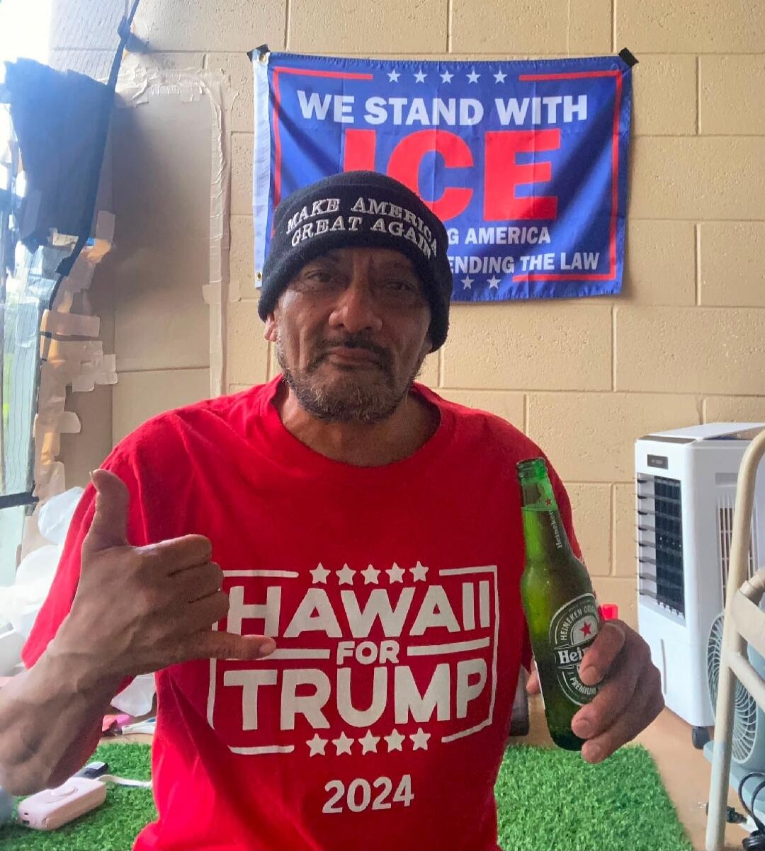 MAKE AMERICA GREAT AGAIN HAWAII FOR TRUMP 2024 WE STAND WITH ICE G AMERICA ENDING THE LAW Heineken