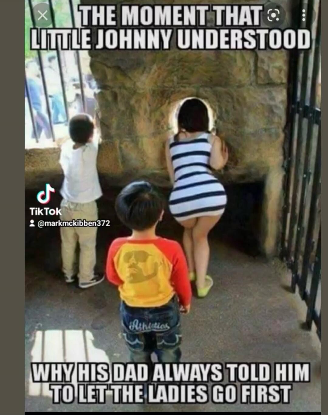 THE MOMENT THAT LITTLE JOHNNY UNDERSTOOD WHY HIS DAD ALWAYS TOLD HIM TO LET THE LADIES GO FIRST