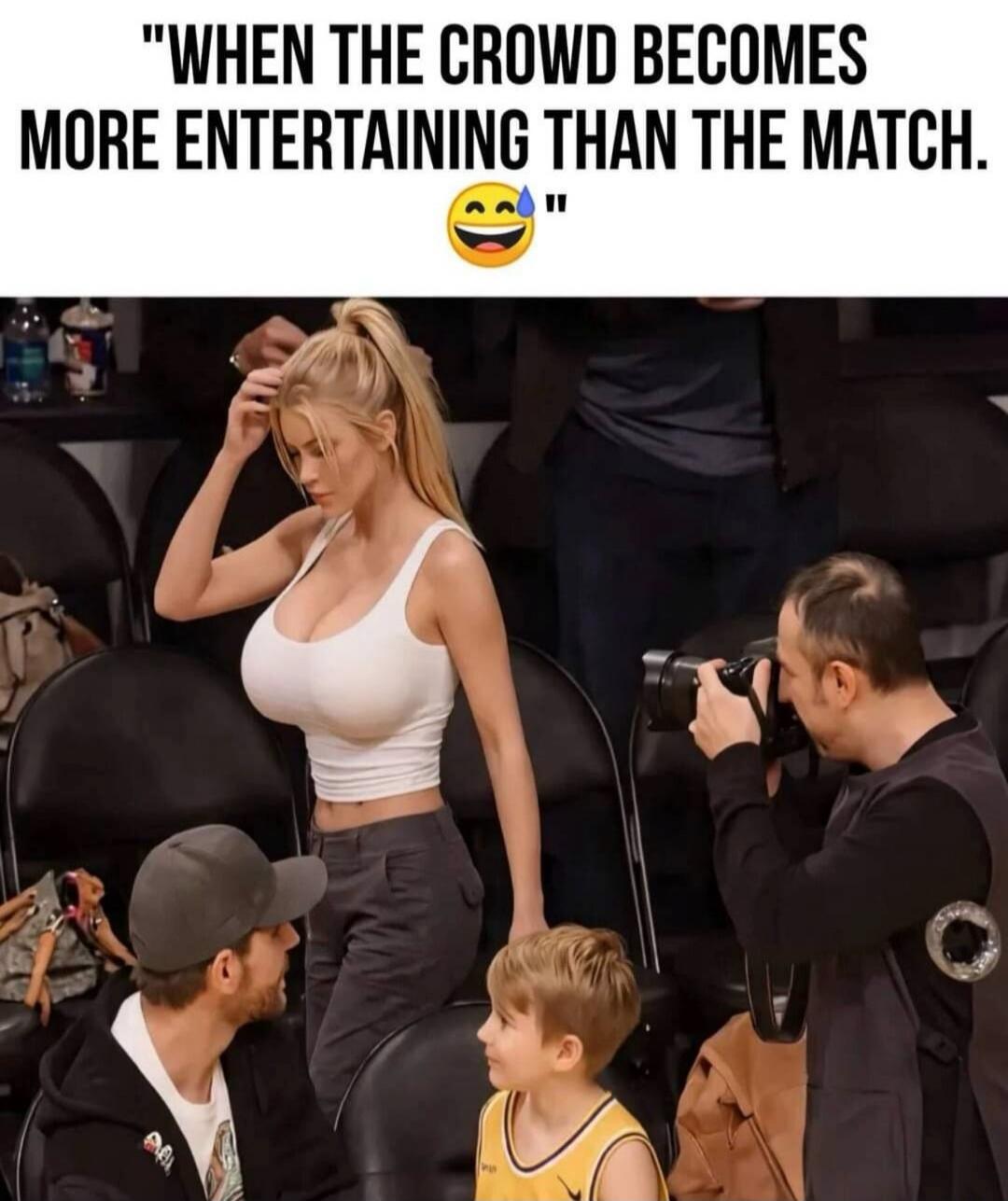 WHEN THE CROWD BECOMES MORE ENTERTAINING THAN THE MATCH. 😂💧
