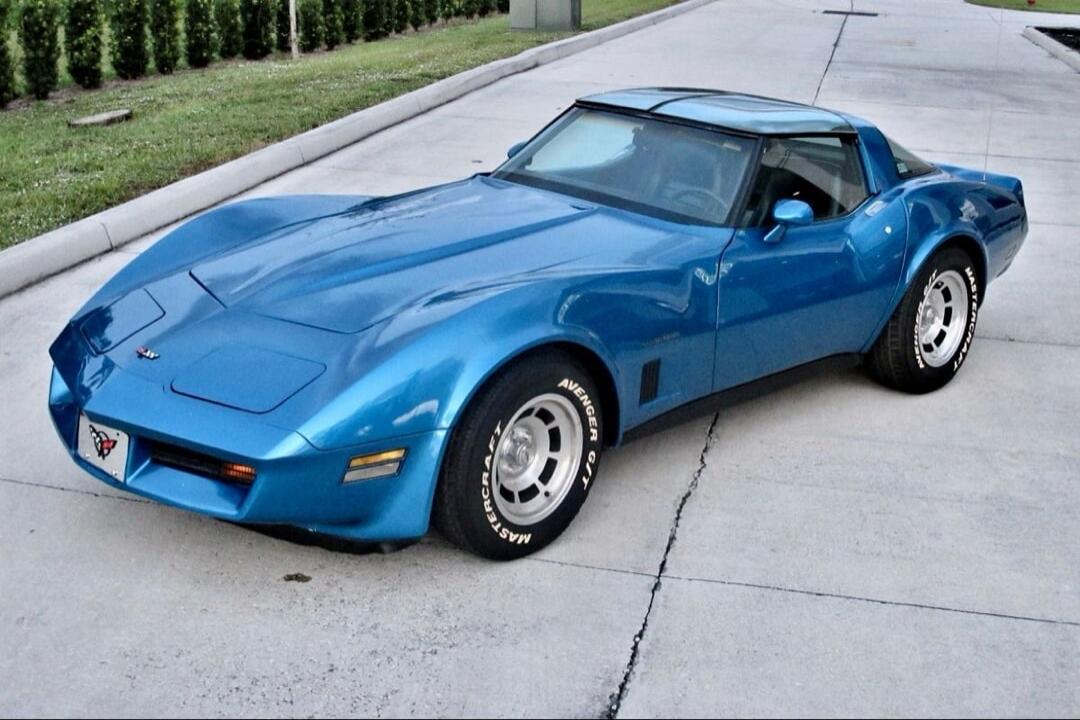 AVENGER G/T MASTERCRAFT Corvette logo