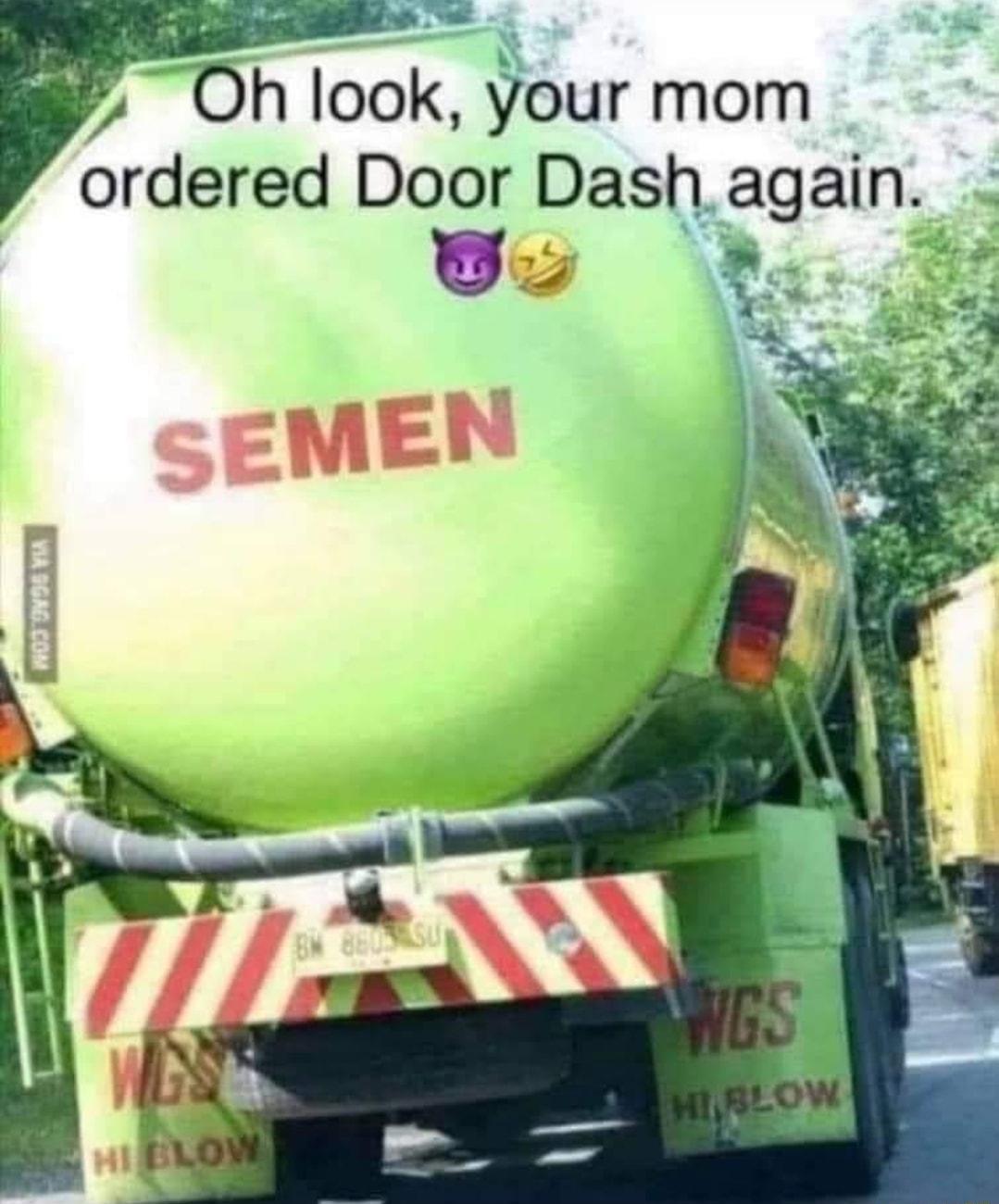 Oh look our mom ordered Door Dash again 2 el ey o 2 L el l