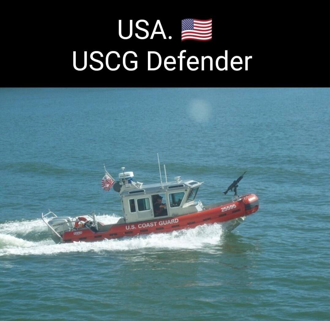 USA. USCG Defender