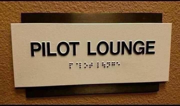 PILOT LOUNGE