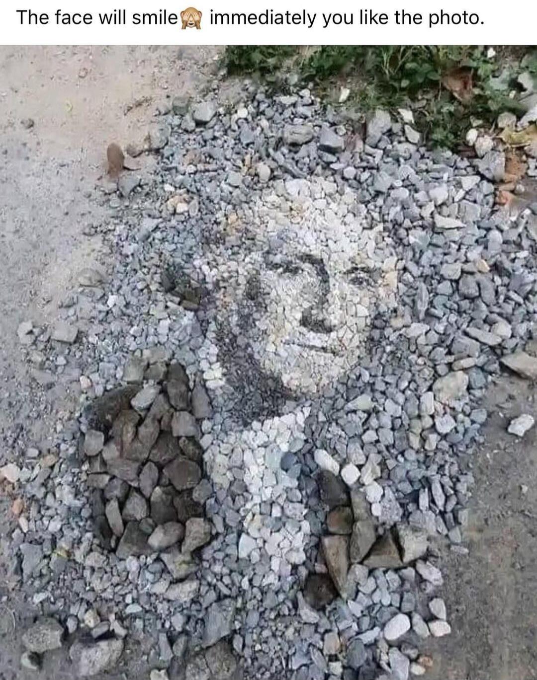 The face will smile 🫶 immediately you like the photo.