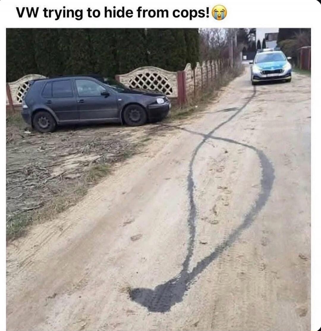 VW trying to hide from cops! 😭