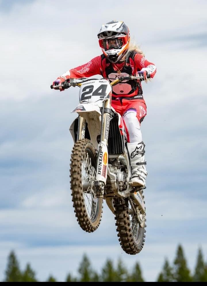 24 DUNLOP BOLLE THOR FLY RACING