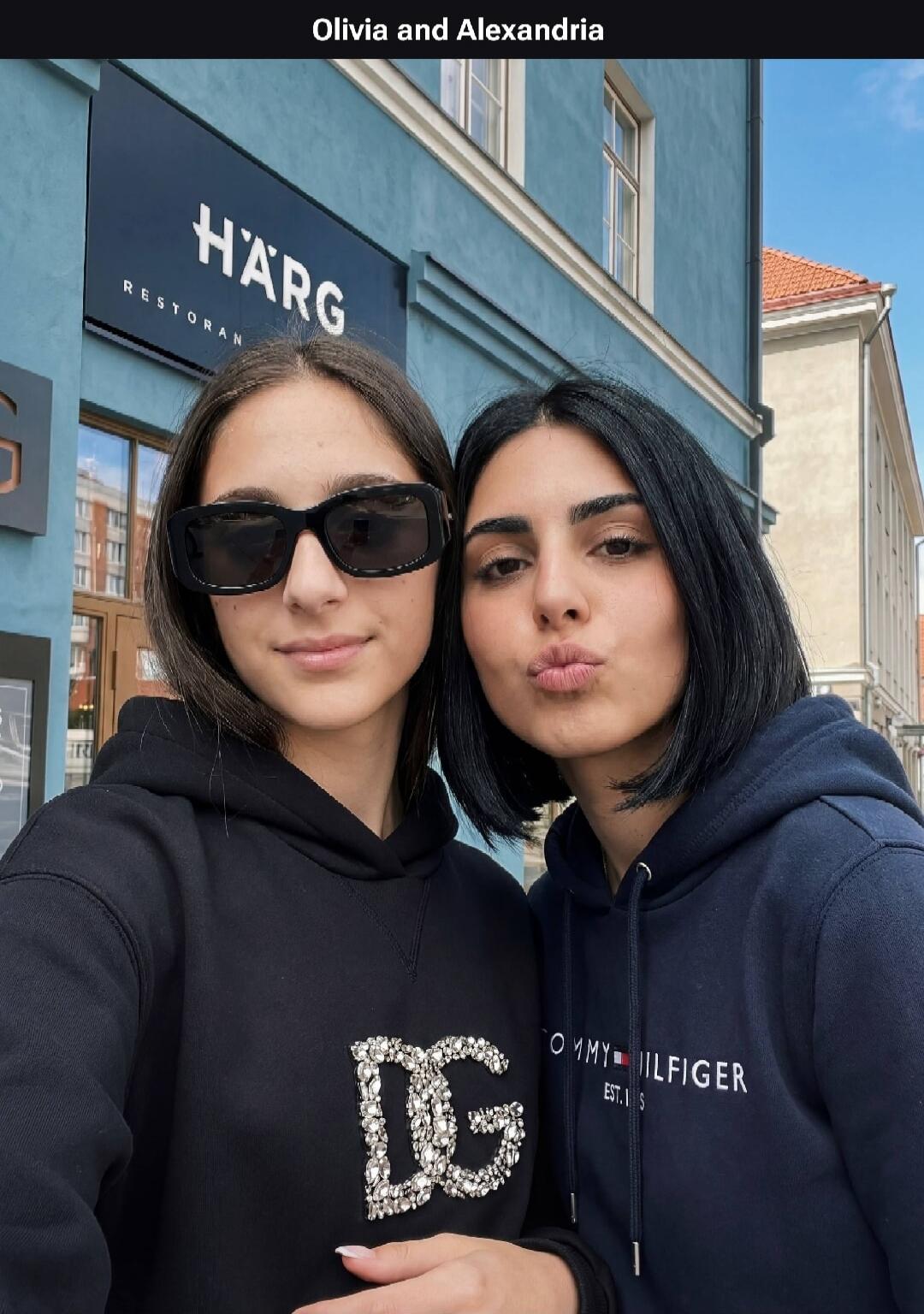 Olivia and Alexandria. HÄRG RESTORAN. DG. TOMMY HILFIGER.