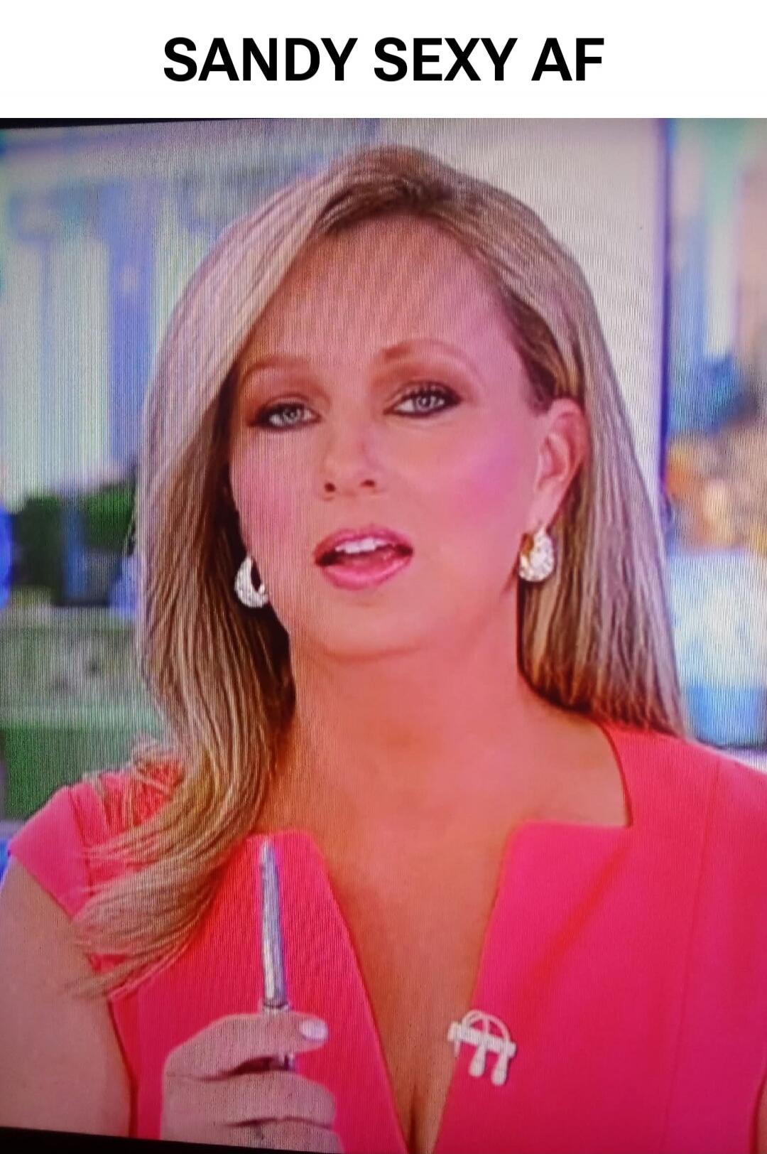 SANDY SEXY AF