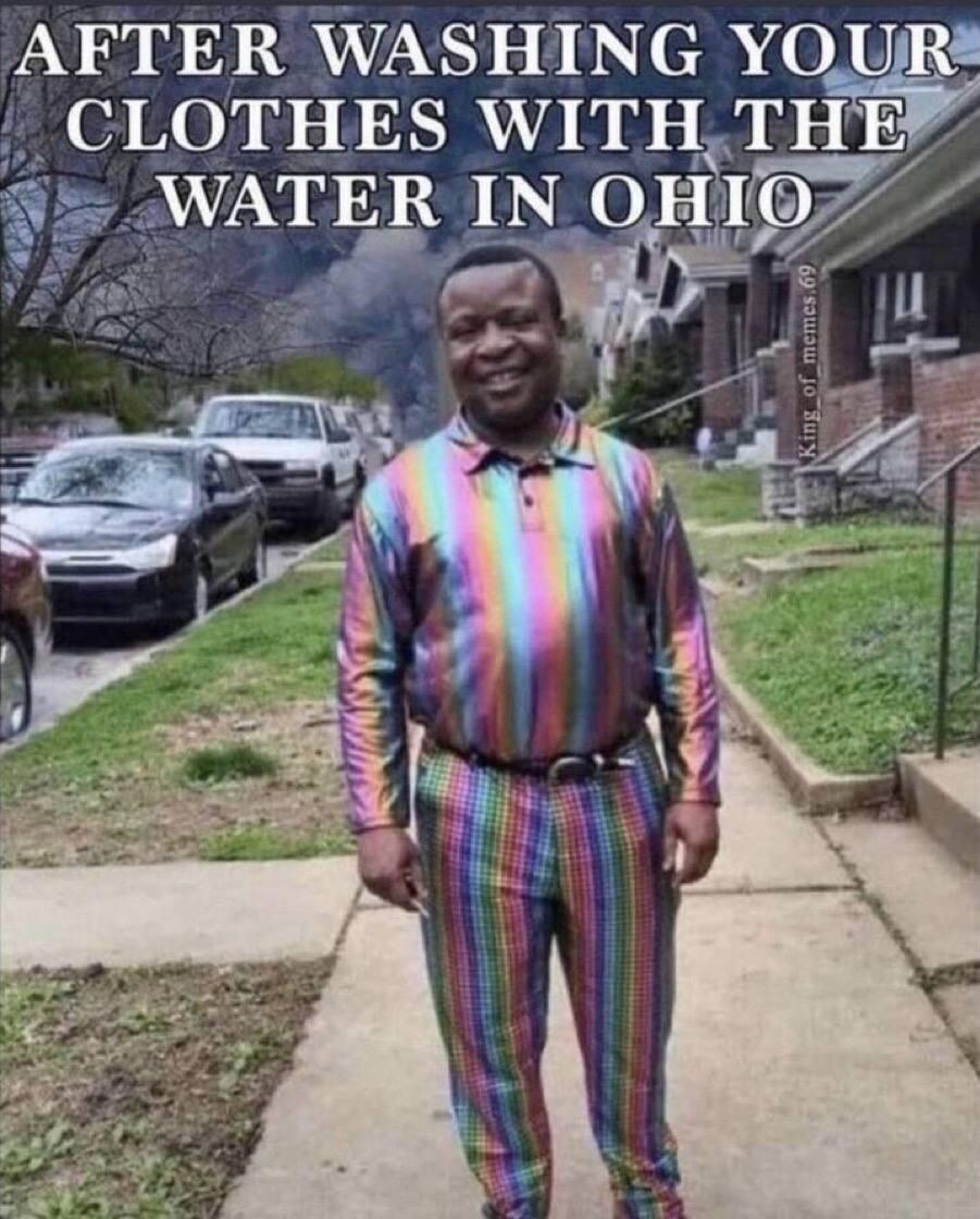 DN 20 b AN S U e 0110 T CLOTHES WITH THEF WATER IN OHIO