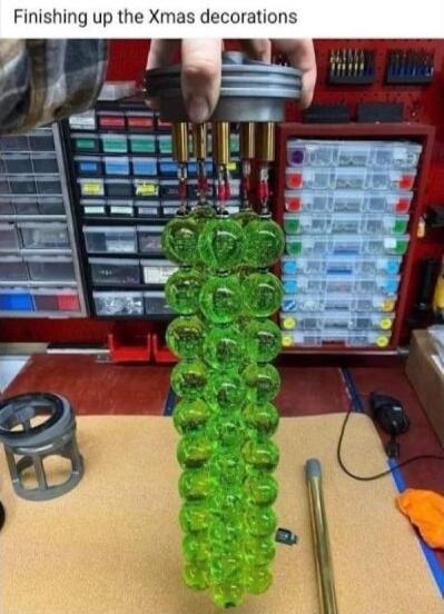 Finishing up the Xmas decorations