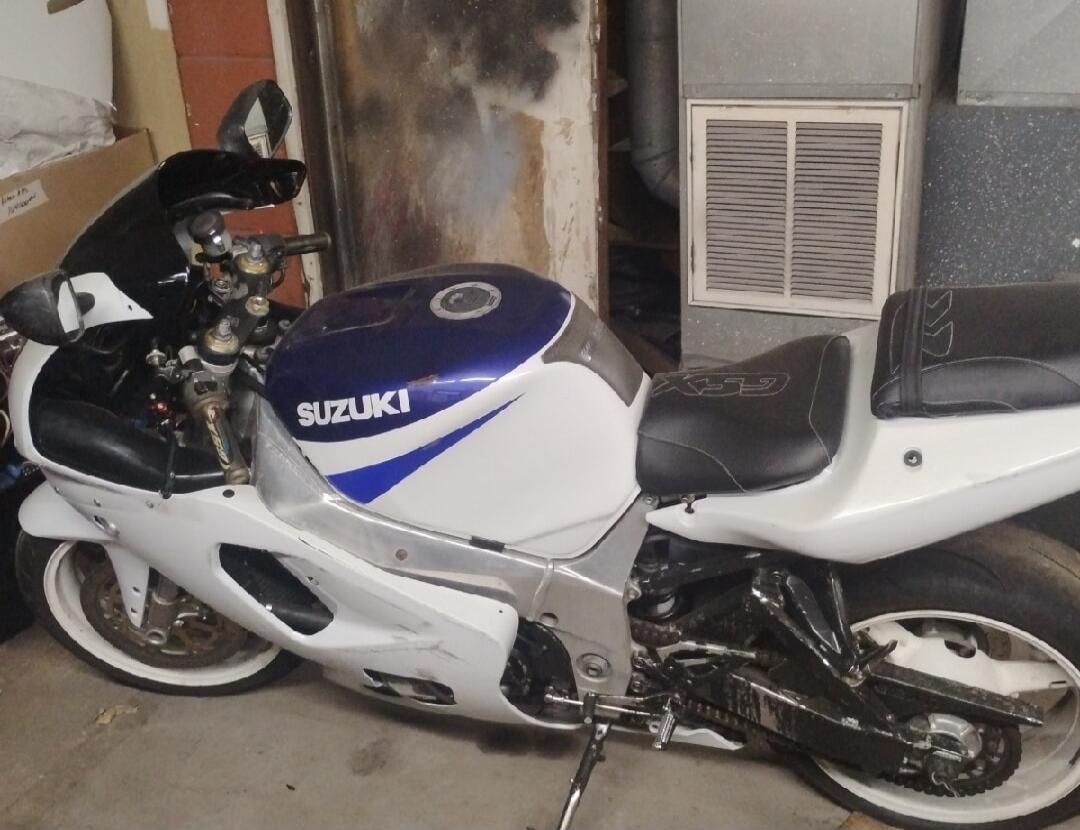 SUZUKI GSX-R