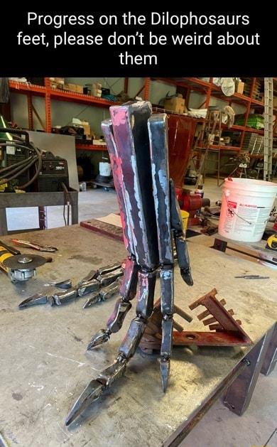 Progress on the Dilophosaurs feet please dont be weird about them e R L L at