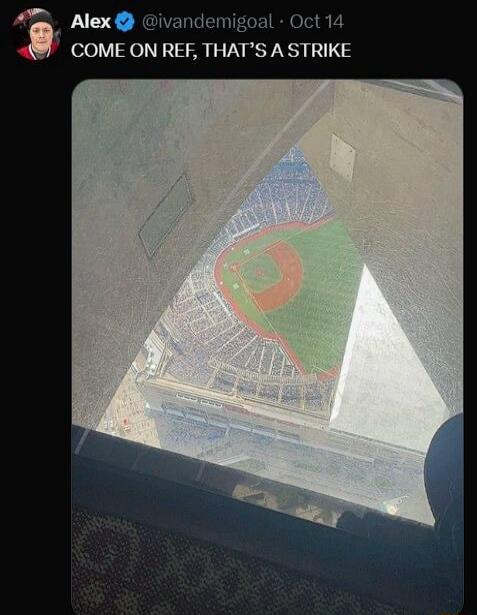 Alex @ivandemigoal Oct 14 COME ON REF, THAT'S A STRIKE