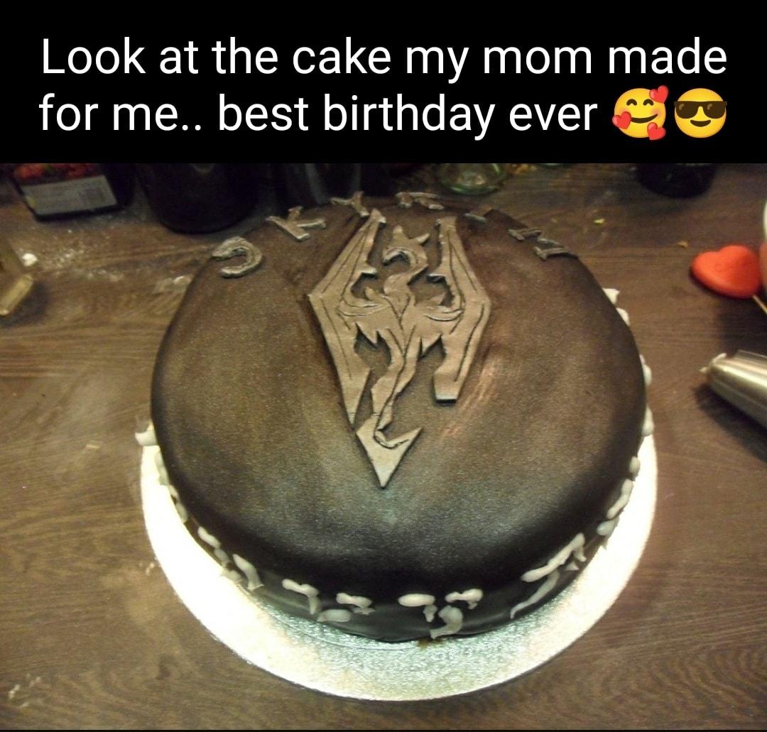 Look at the cake my mom made for me best birthday ever