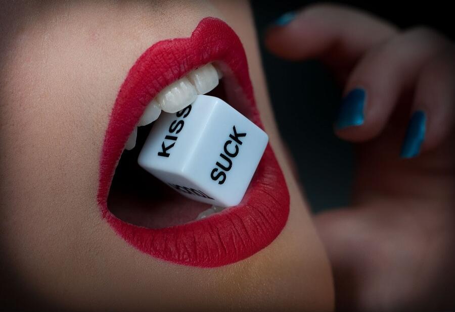 KISS SUCK