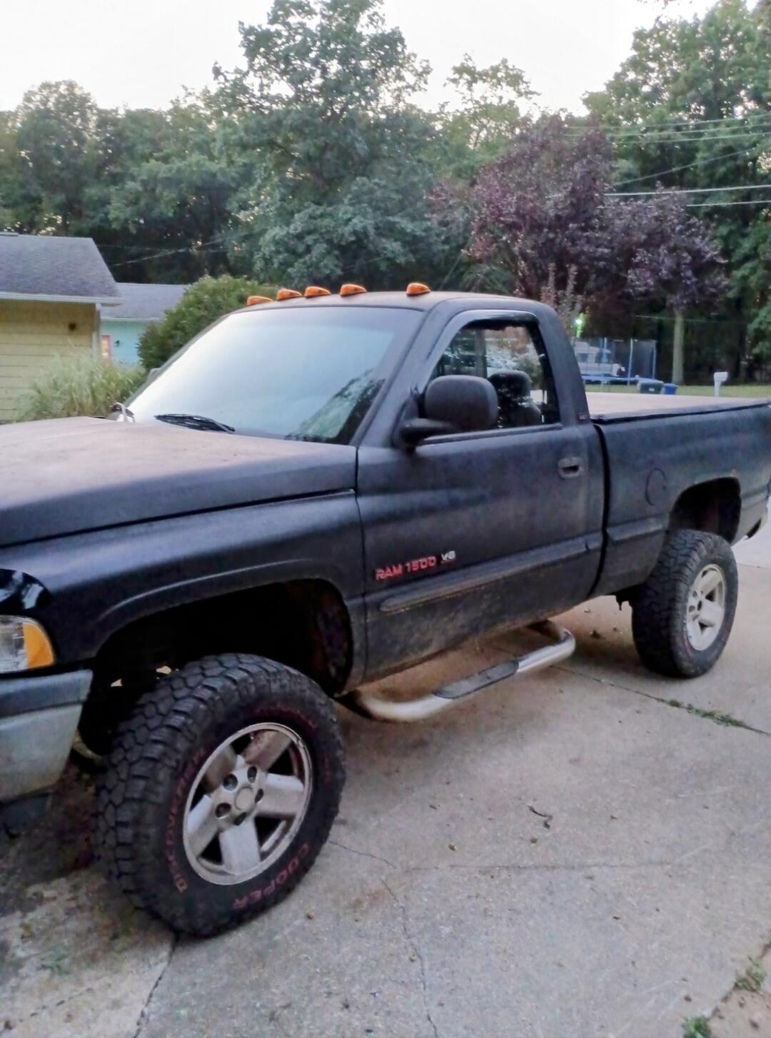 RAM 1500 V8, COOPER DISCOVERER