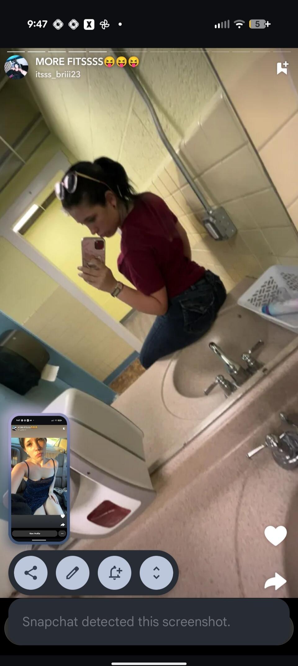 MORE FITSSSSS 😂😂😂 Snapchat detected this screenshot.