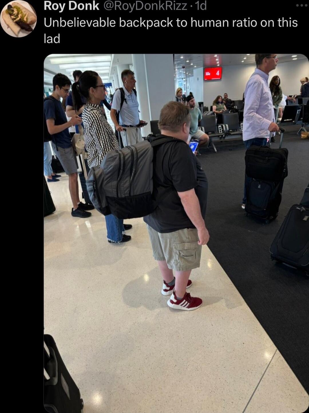 Roy Donk RoyDonkRizz 1d Unbelievable backpack to human ratio on this lad