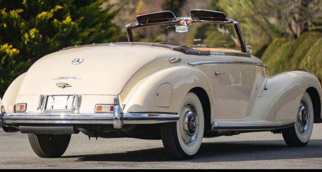 Mercedes-Benz 300 S