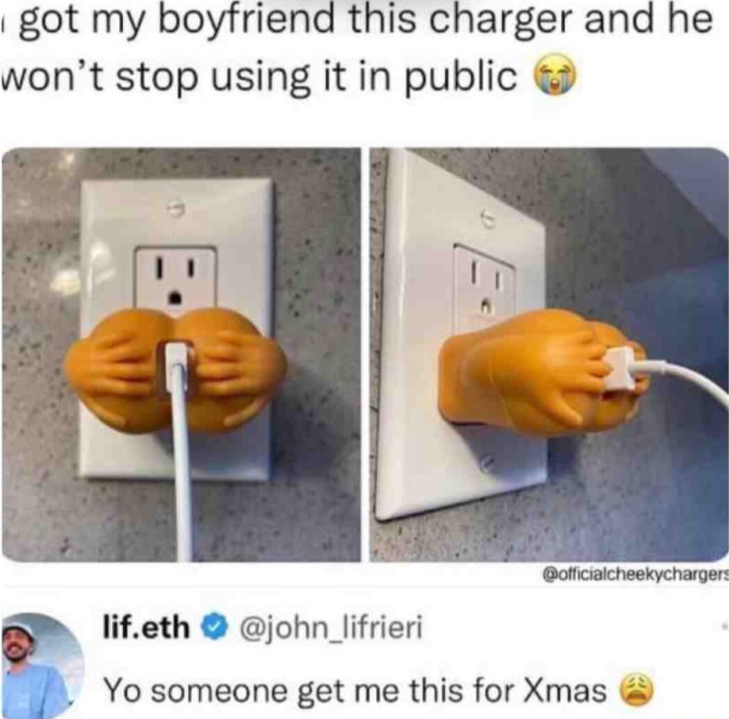 got my boyfriend this charger and he wont stop using it in public lifeth john_lifrieri Yo someone get me this for Xmas