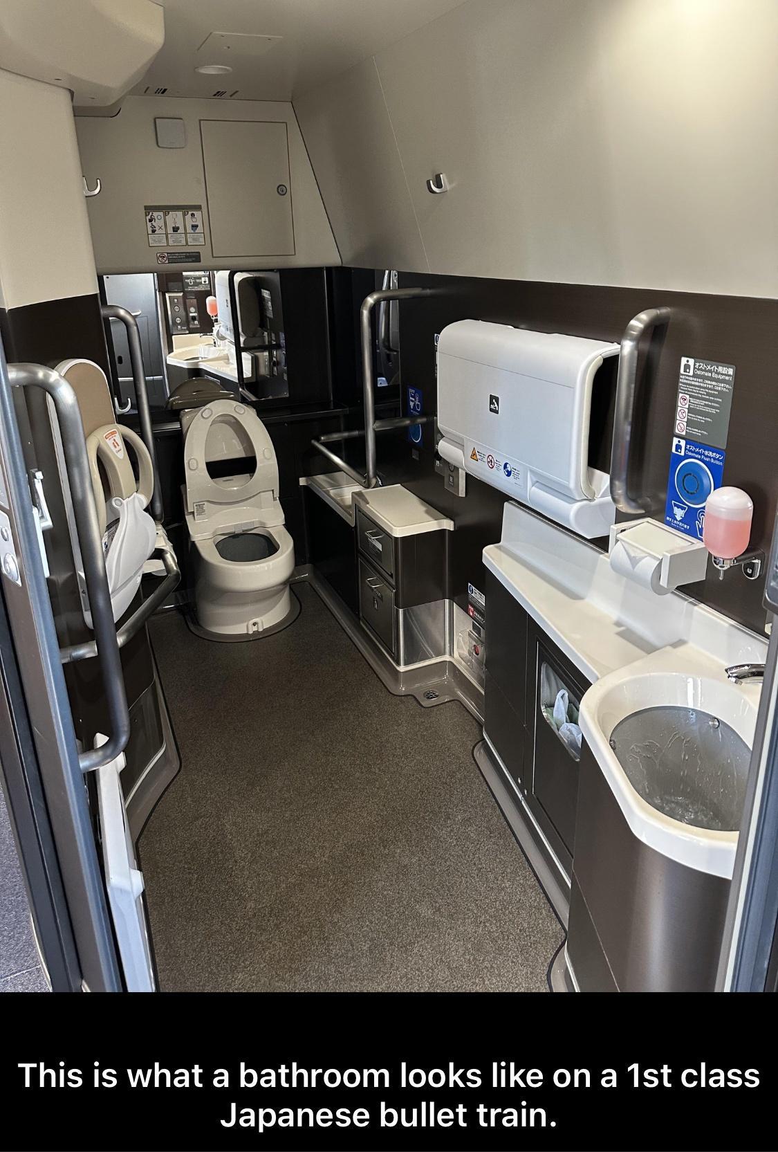 This is what a bathroom looks like on a st class NELELECELLISSTETIN