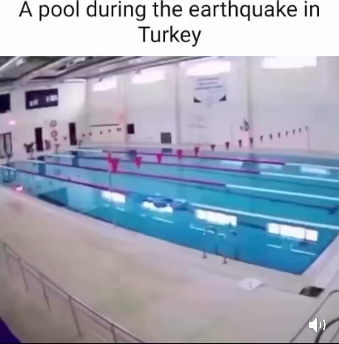 A pool during the earthquake in