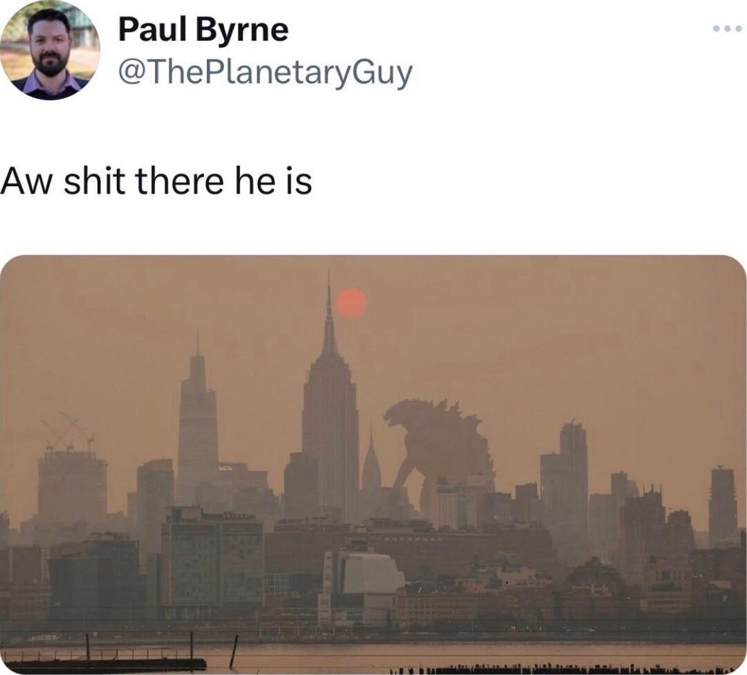 Paul Byrne ThePlanetaryGuy Aw shit there he is