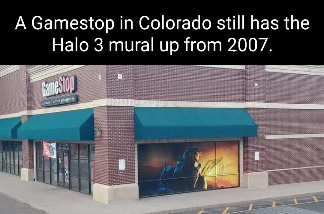 A Gamestop in Colorado still has the Halo 3 mural up from 2007