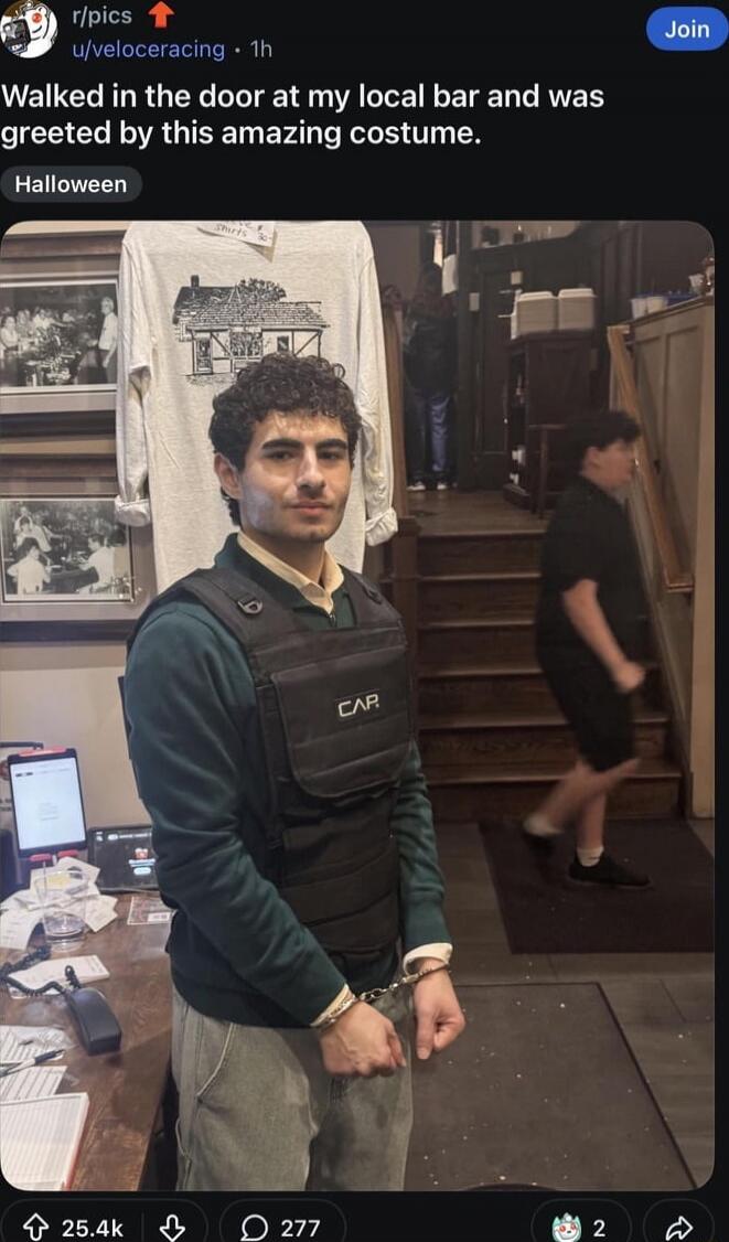 Walked in the door at my local bar and was greeted by this amazing costume.
Halloween