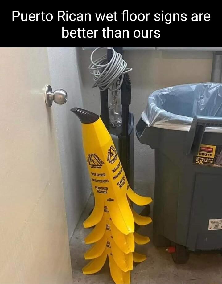 Puerto Rican wet floor signs are S CIRGER RIS