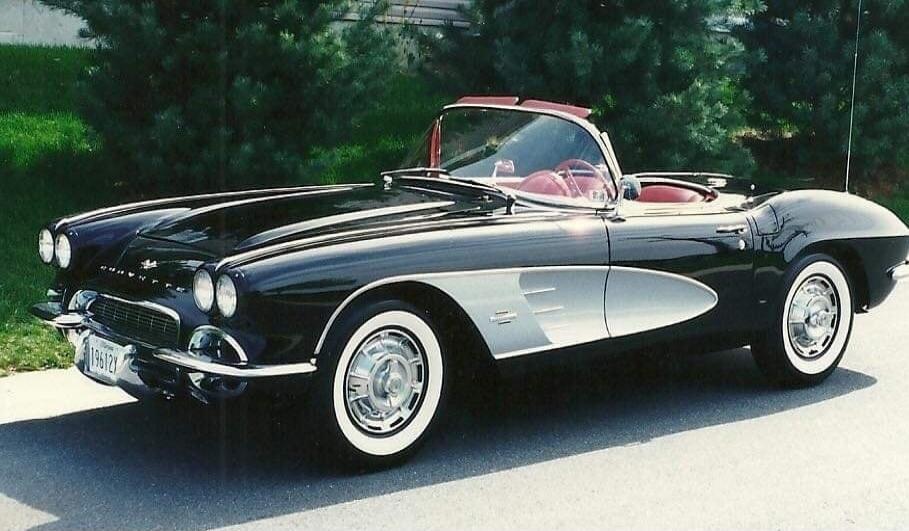 196121