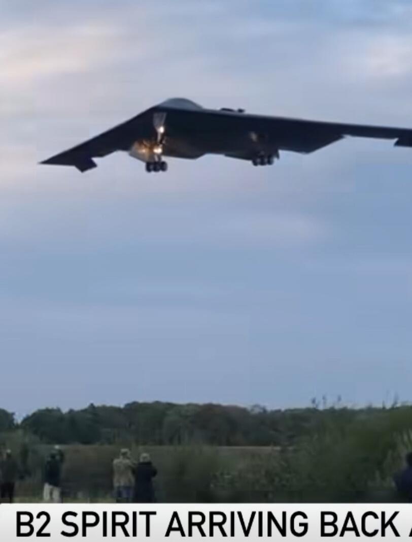 B2 SPIRIT ARRIVING BACK