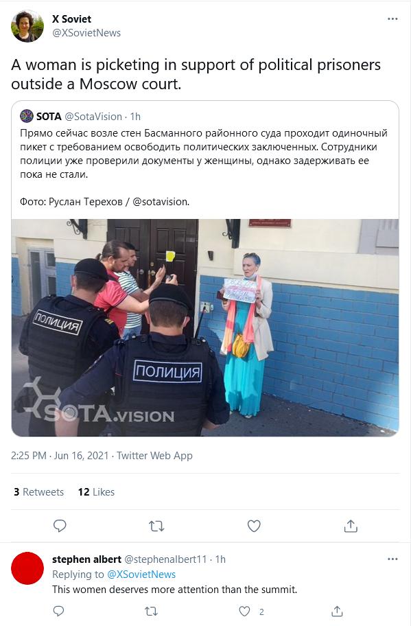 X Soviet XSovietNews A woman is picketing in support of political prisoners outside a Moscow court sota sotavision Th TIPAMO Celfuac 803 CTen BACMAHHOO PaFiOHHOTO CYAa NPOXOAUT OANHOUHBIE NVKT C TPEBOBaHYIEM OCBOBOANTS MOMTIUECKVX 3aKTKOYEHHEIX COTDYAHIKM NOMALVY YXE NPOBEPWAM AOKYMEHTE Y XEHLIHSI OBHAKO S3AEPXMBATS e noKa e cranm oro Pycna Tepexos sotavision 225PM Jun 16 2021 Twitter Web App 3 Re