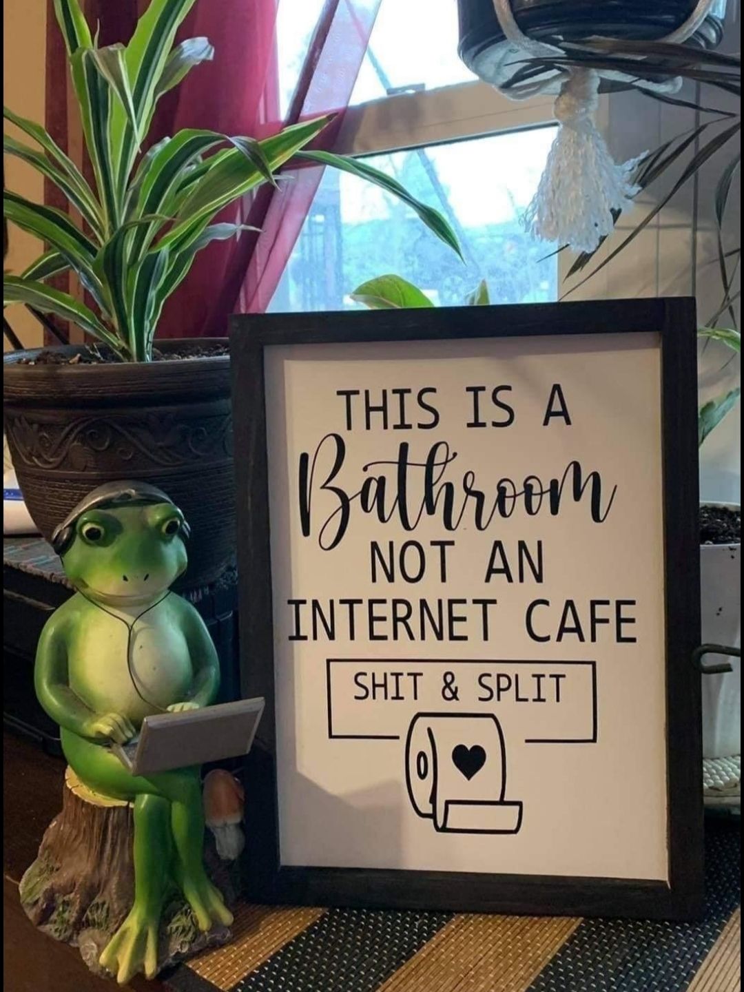 x AN 8 INTERNET CAFE L SHIT SPLIT o