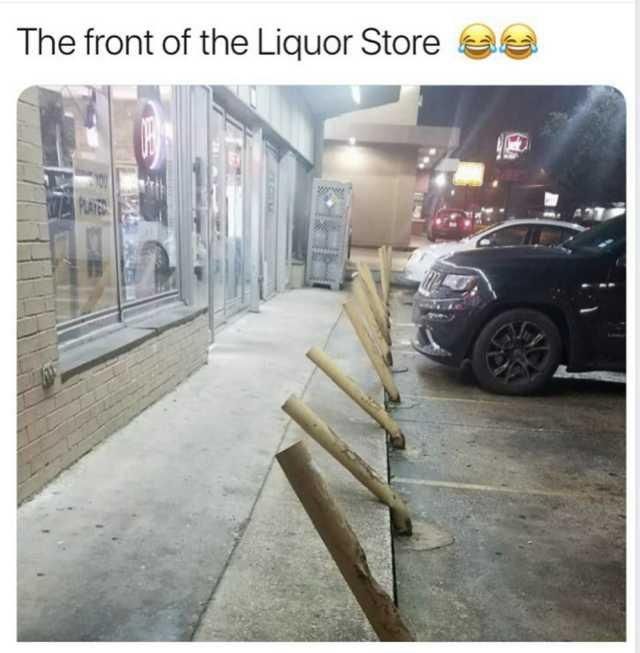The front of the Liquor Store 22