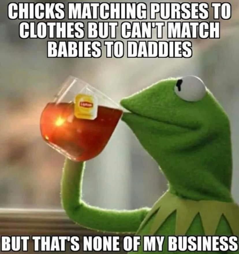 CHICKS MATCHINGIRURSE CLOTHES IIIIT CANT MATGq BUT THATS NONE OF MY BUSINESS
