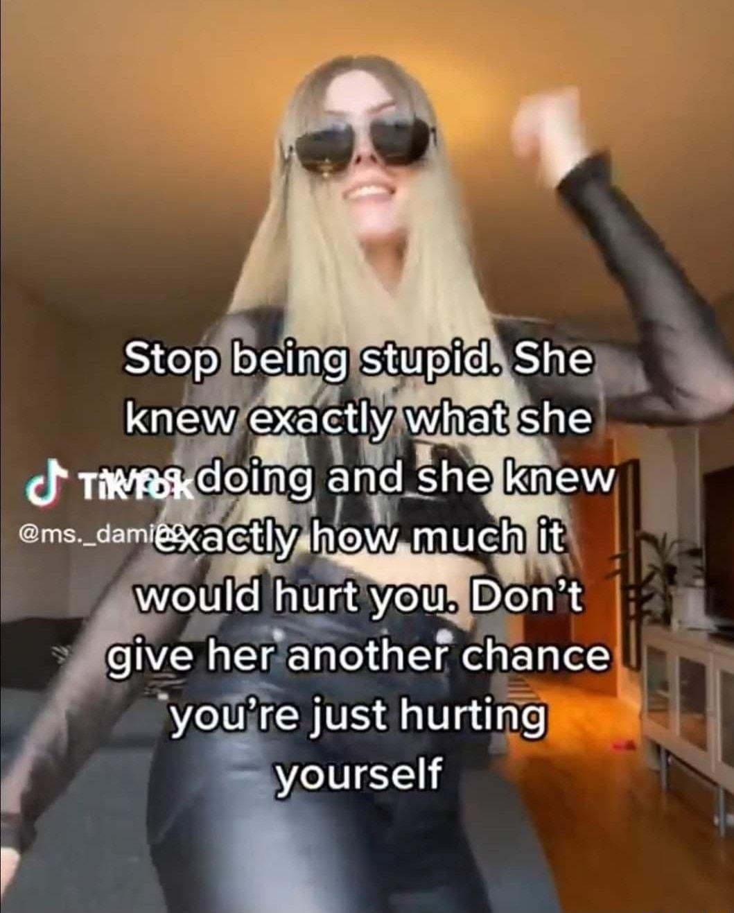 A VRGNS dallgilare yourself o