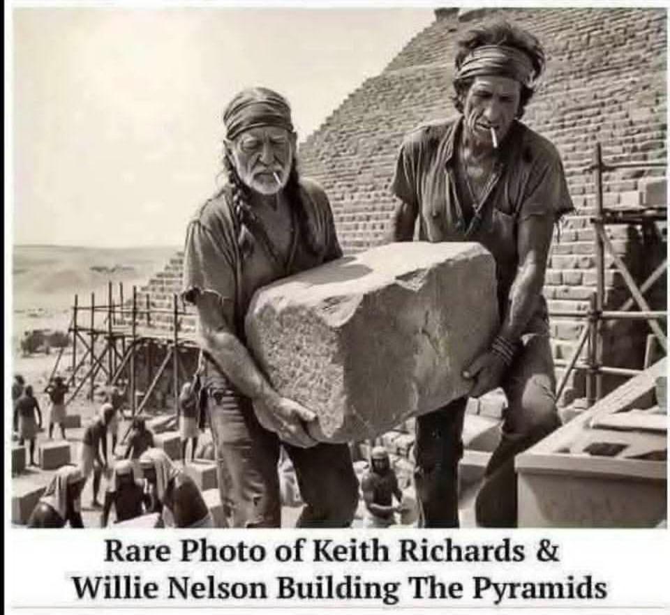 Rare Photo of Keith Richards & Willie Nelson Building The Pyramids